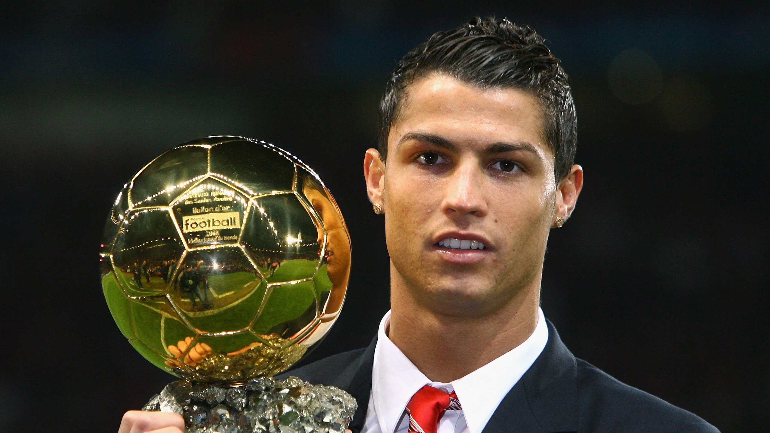 哈兰德的进球节奏对赛季目标达成起到决定性推动，哈兰德进球动作